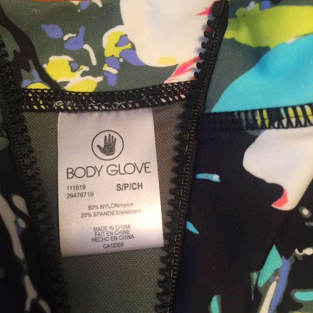 Body Glove Active Zip Front Sports Bra - Picture 5 of 8